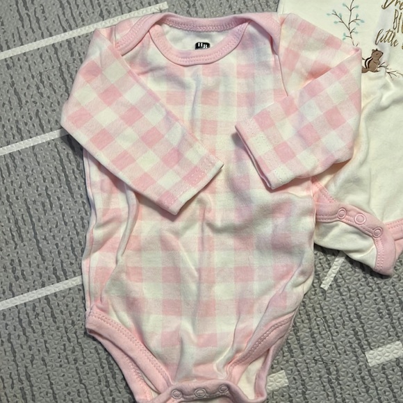 HB longsleeve onsies x3- US 0-3 - Picture 6 of 10